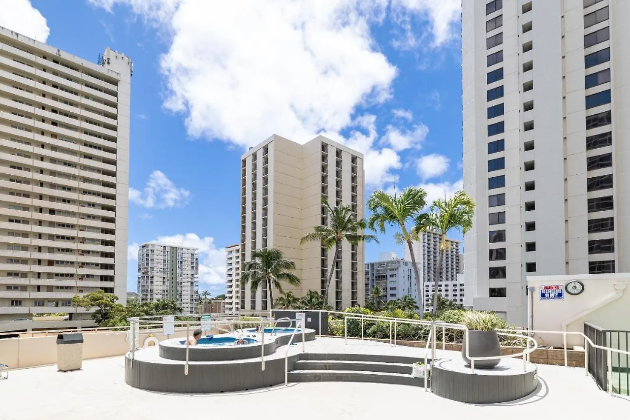 Waikiki Banyan 1Br, Steps To Beach With Free Parking! ホノルル
