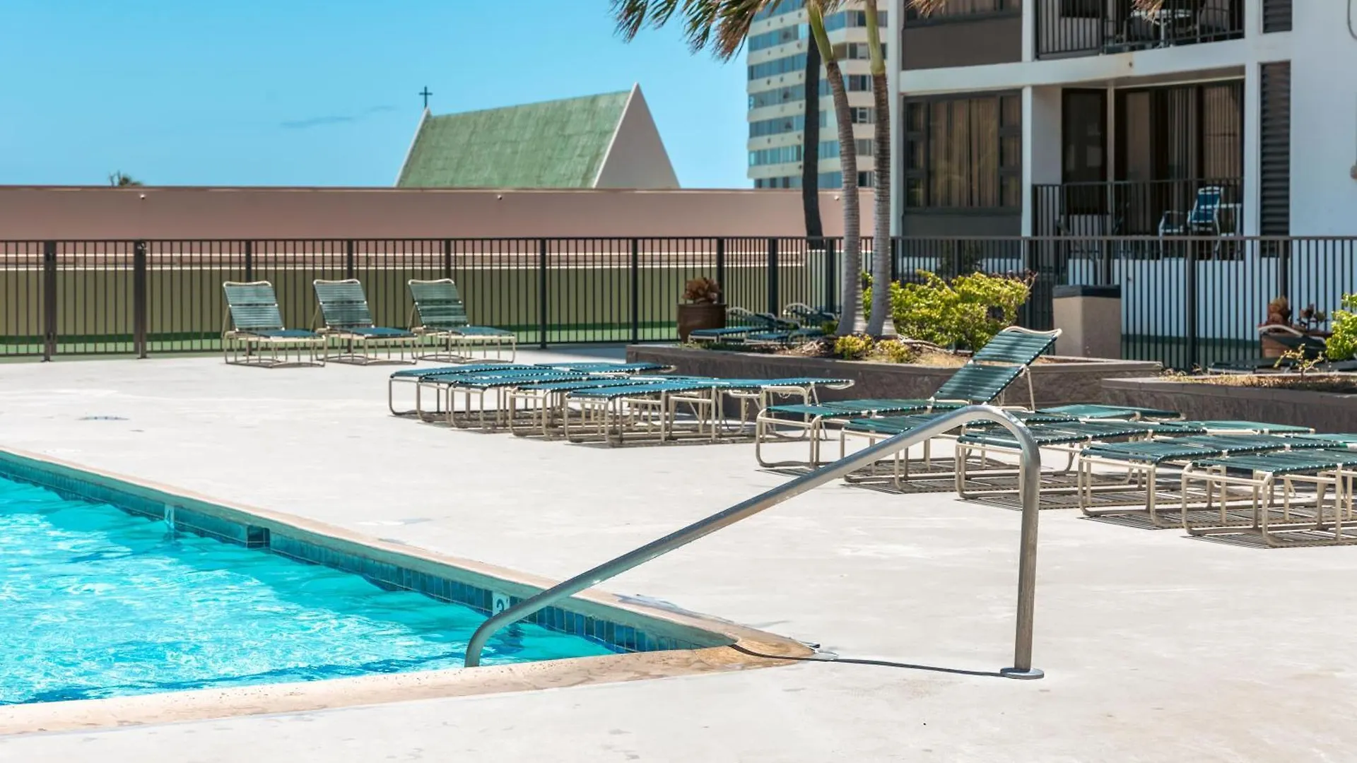 Waikiki Banyan 1Br, Steps To Beach With Free Parking! ホノルル