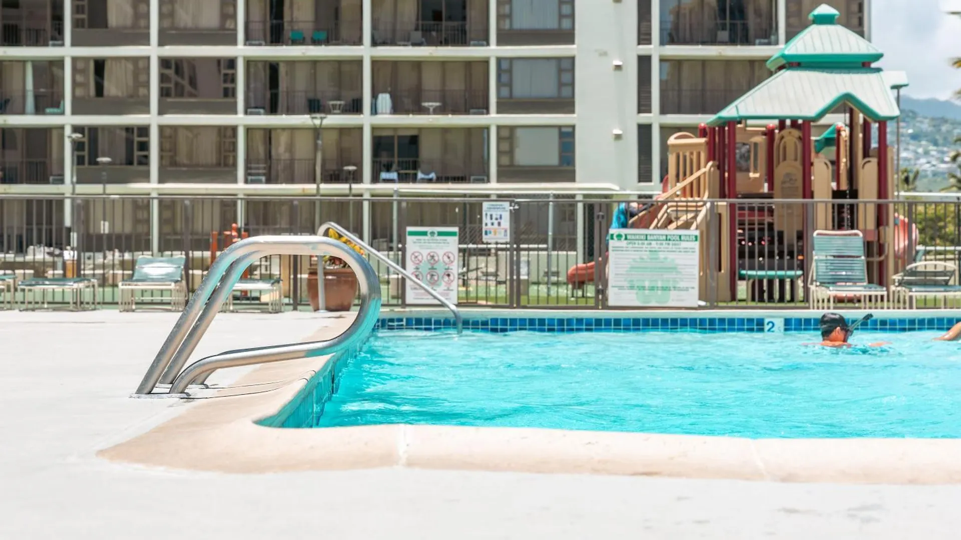 アパート Waikiki Banyan 1Br, Steps To Beach With Free Parking! ホノルル