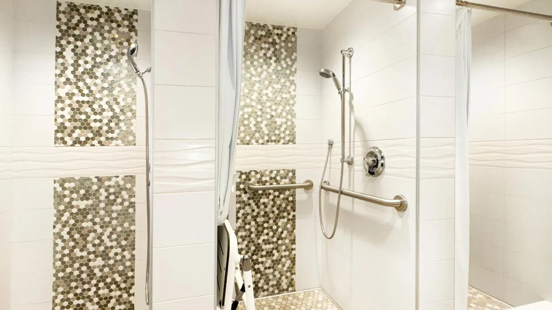 Waikiki Banyan 1Br, Steps To Beach With Free Parking! ホノルル アパート
