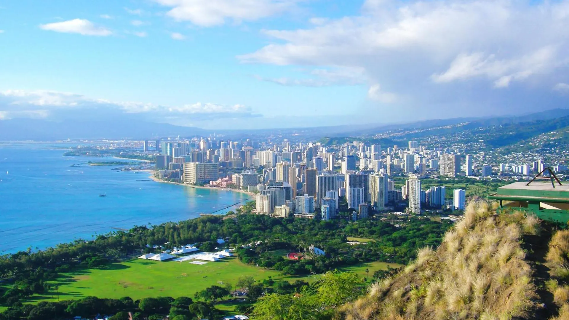 Waikiki Banyan 1Br, Steps To Beach With Free Parking! ホノルル