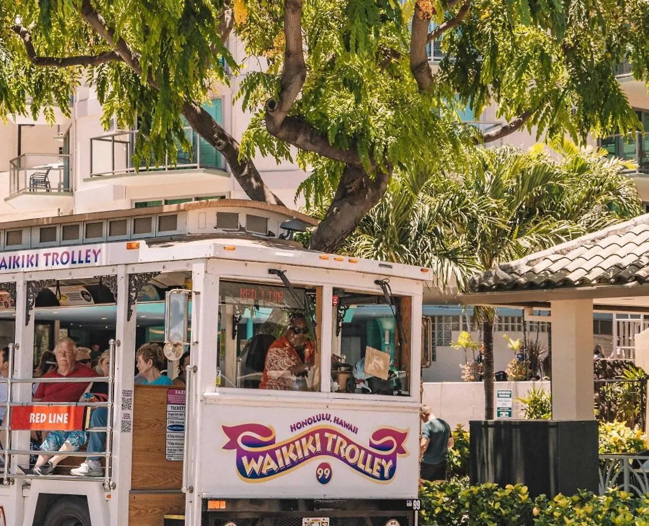 Waikiki Banyan 1Br, Steps To Beach With Free Parking! Honolulu Apartment