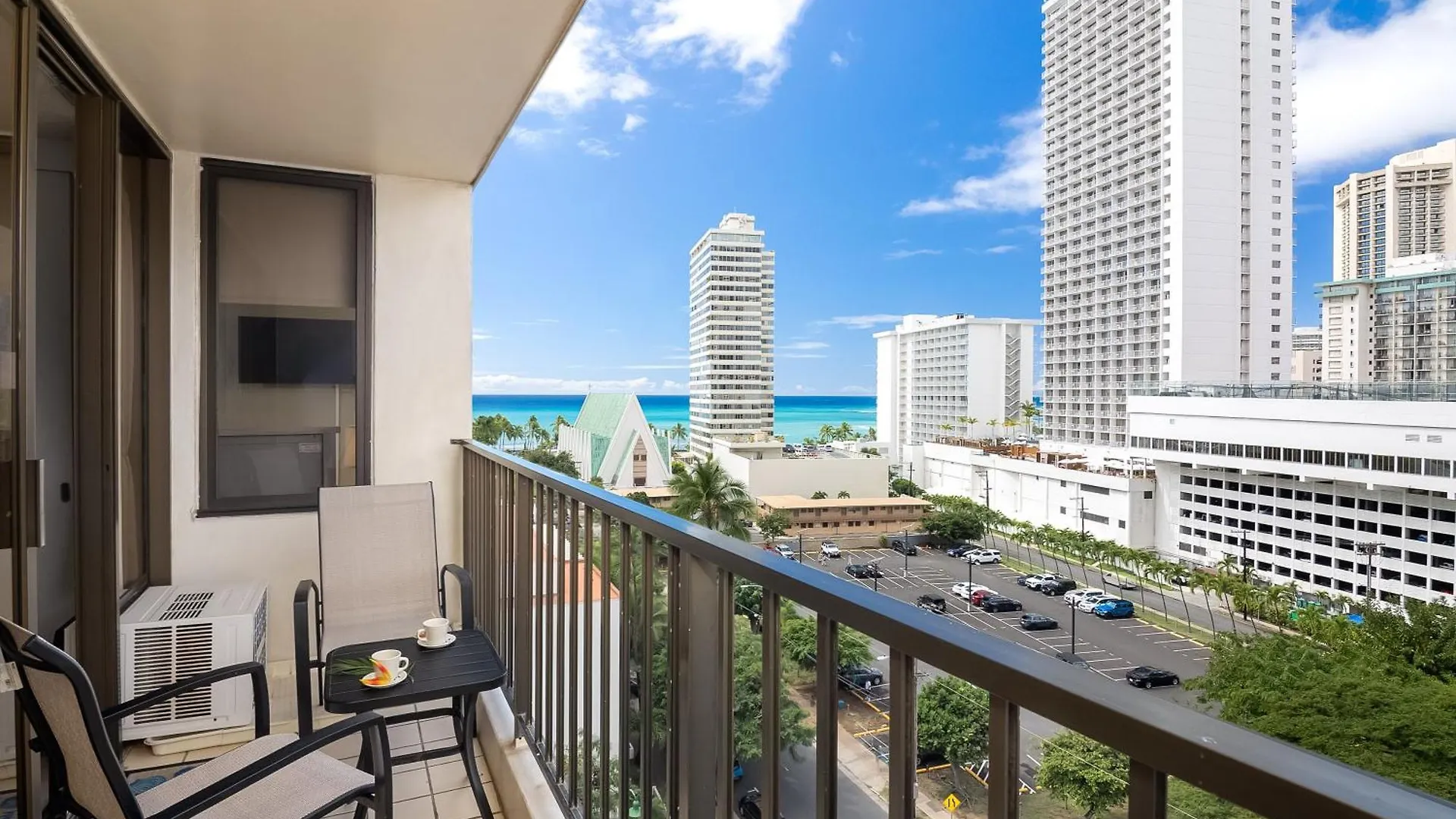 Waikiki Banyan 1Br, Steps To Beach With Free Parking! Honolulu