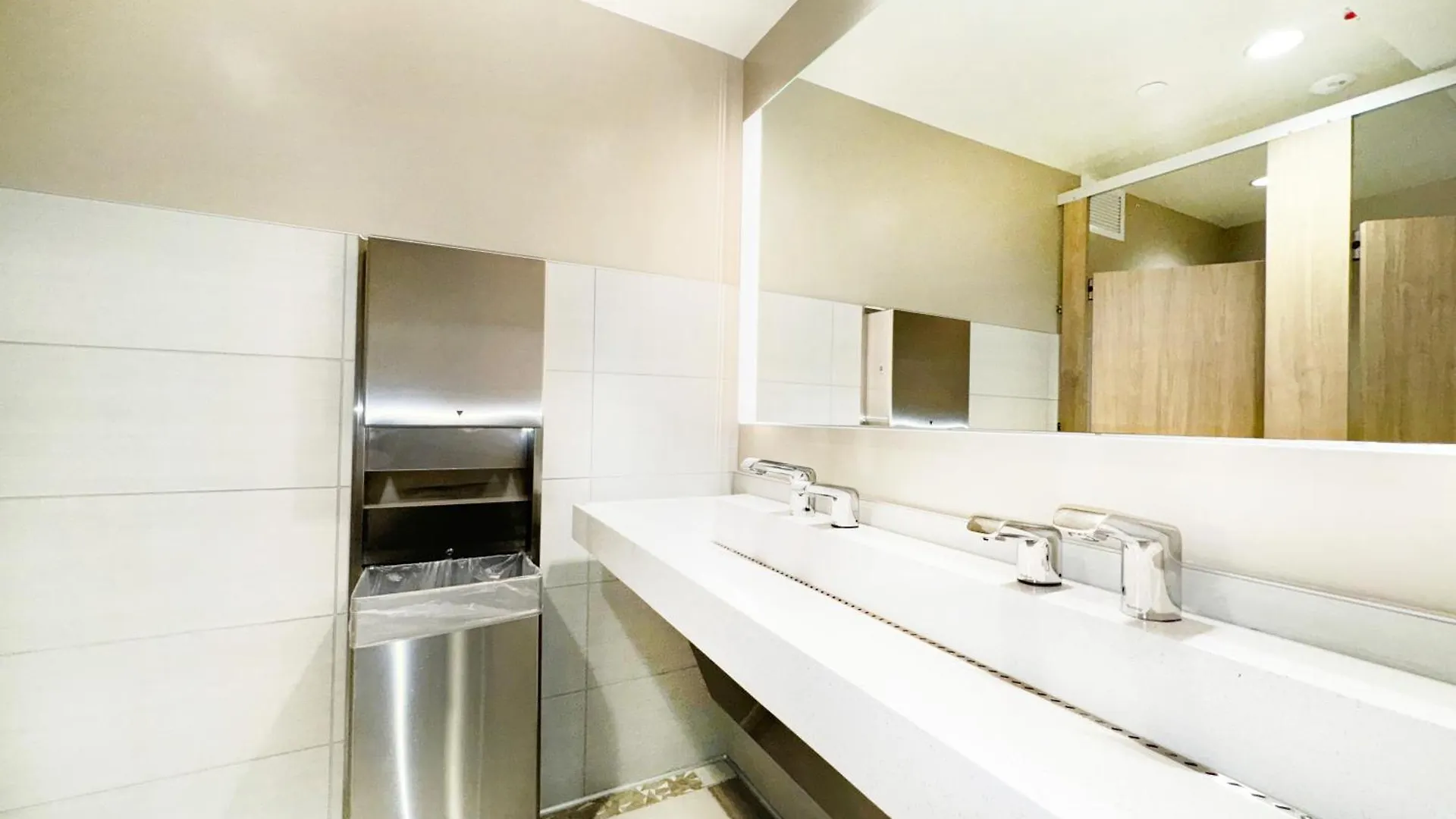 Waikiki Banyan 1Br, Steps To Beach With Free Parking! Honolulu