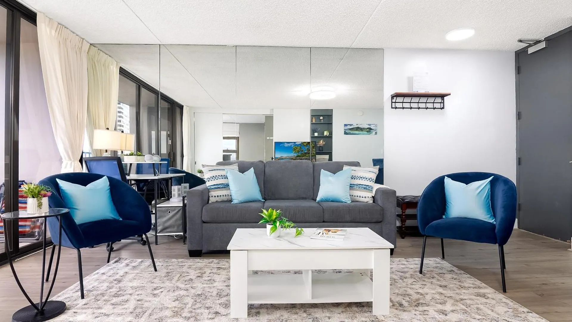 Waikiki Banyan 1Br, Steps To Beach With Free Parking! Honolulu Daire